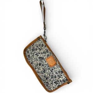 WILL LEATHER GOODS WRISTLET BLACK WHITE PURSE DISTY FLORAL BROWN